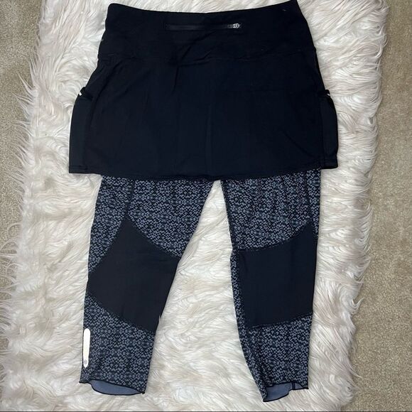 Athleta Dream Acceleration 2 in 1 Leggings Skirt - Picture 7 of 12